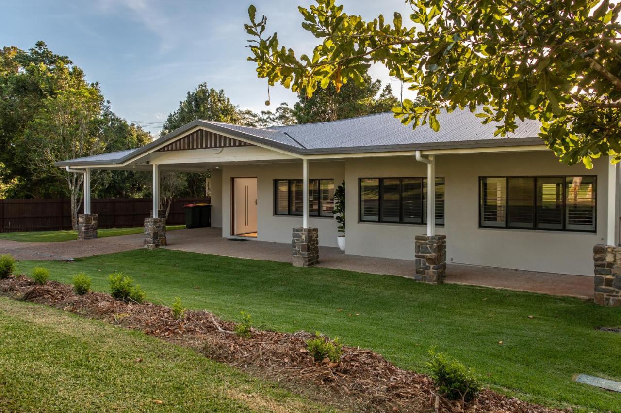 Birds 'N' Bloom Cottages Yungaburra Exterior photo