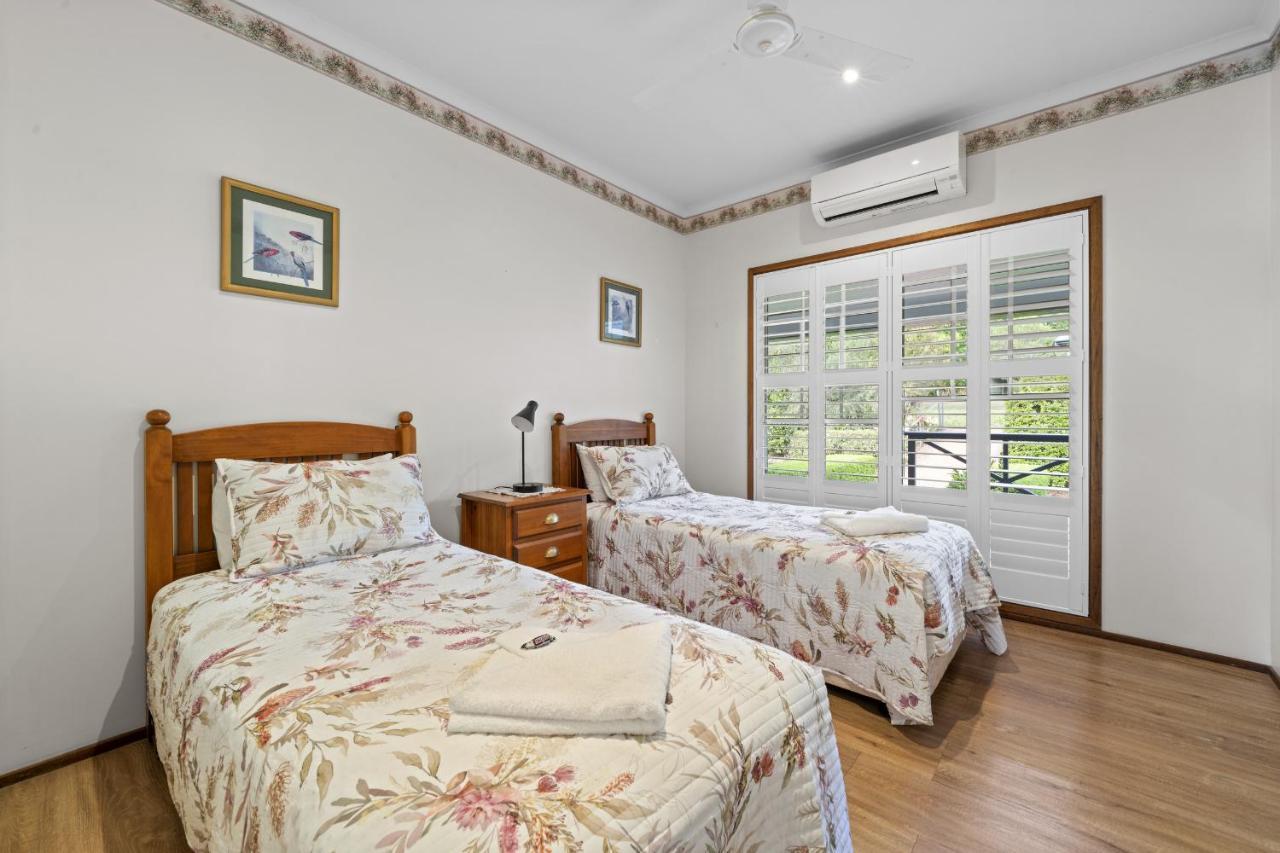 Birds 'N' Bloom Cottages Yungaburra Exterior photo