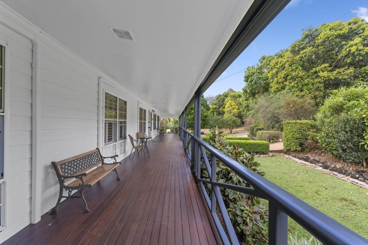 Birds 'N' Bloom Cottages Yungaburra Exterior photo