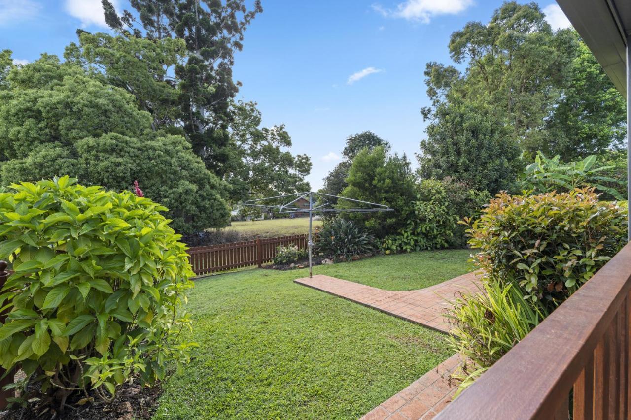 Birds 'N' Bloom Cottages Yungaburra Exterior photo