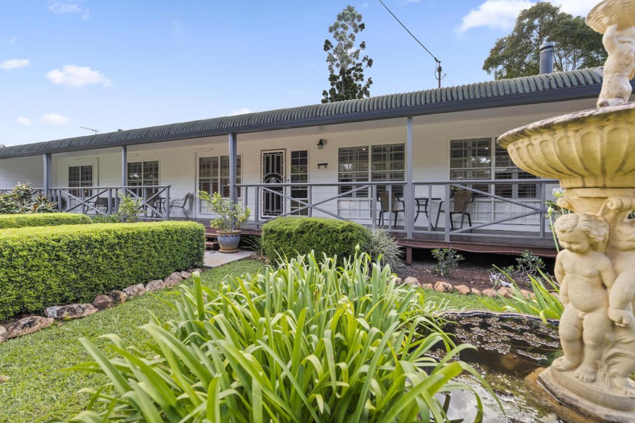 Birds 'N' Bloom Cottages Yungaburra Exterior photo