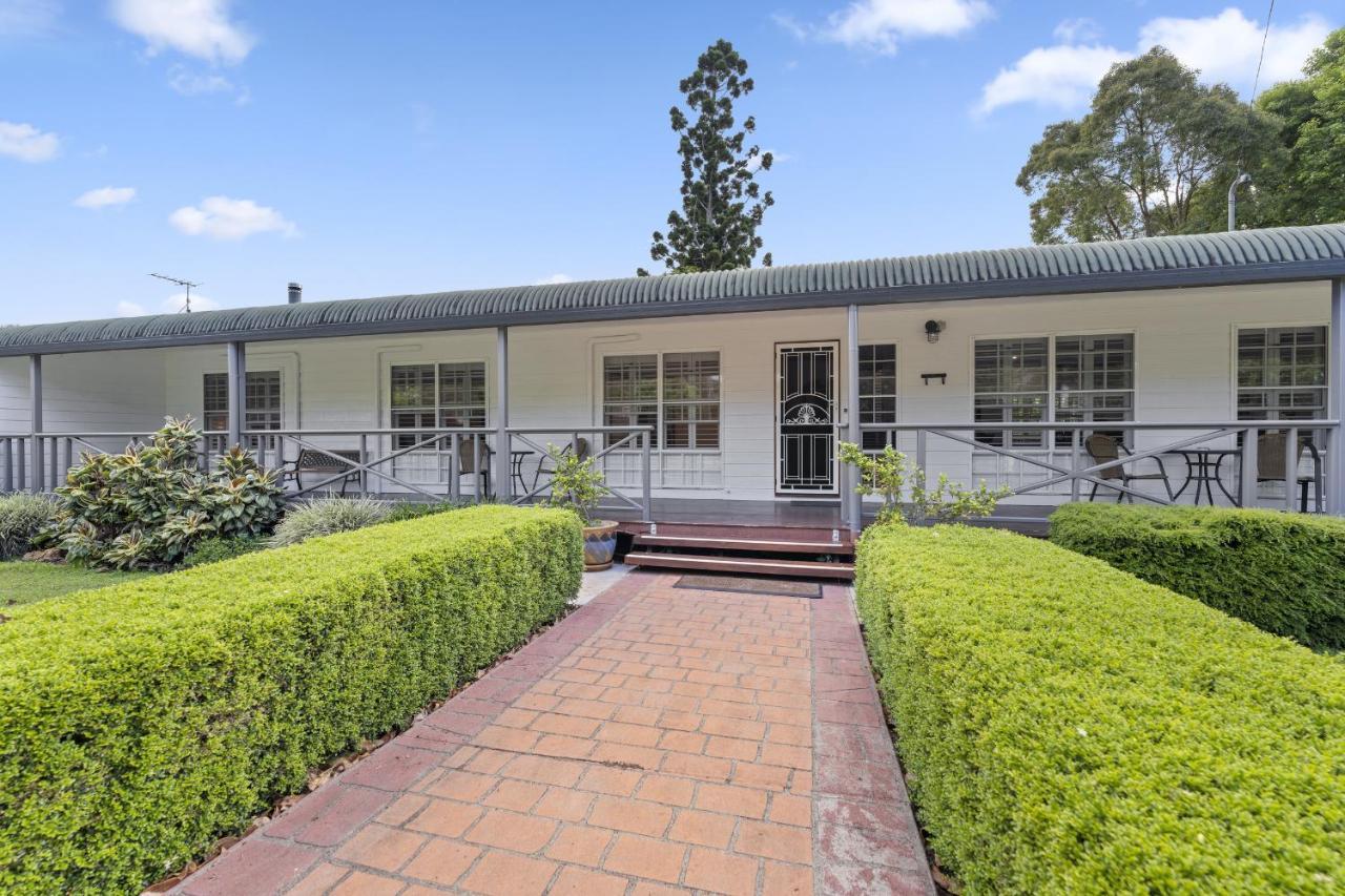 Birds 'N' Bloom Cottages Yungaburra Exterior photo