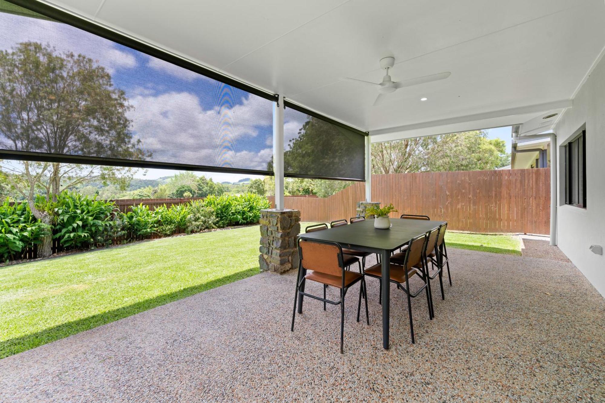 Birds 'N' Bloom Cottages Yungaburra Exterior photo