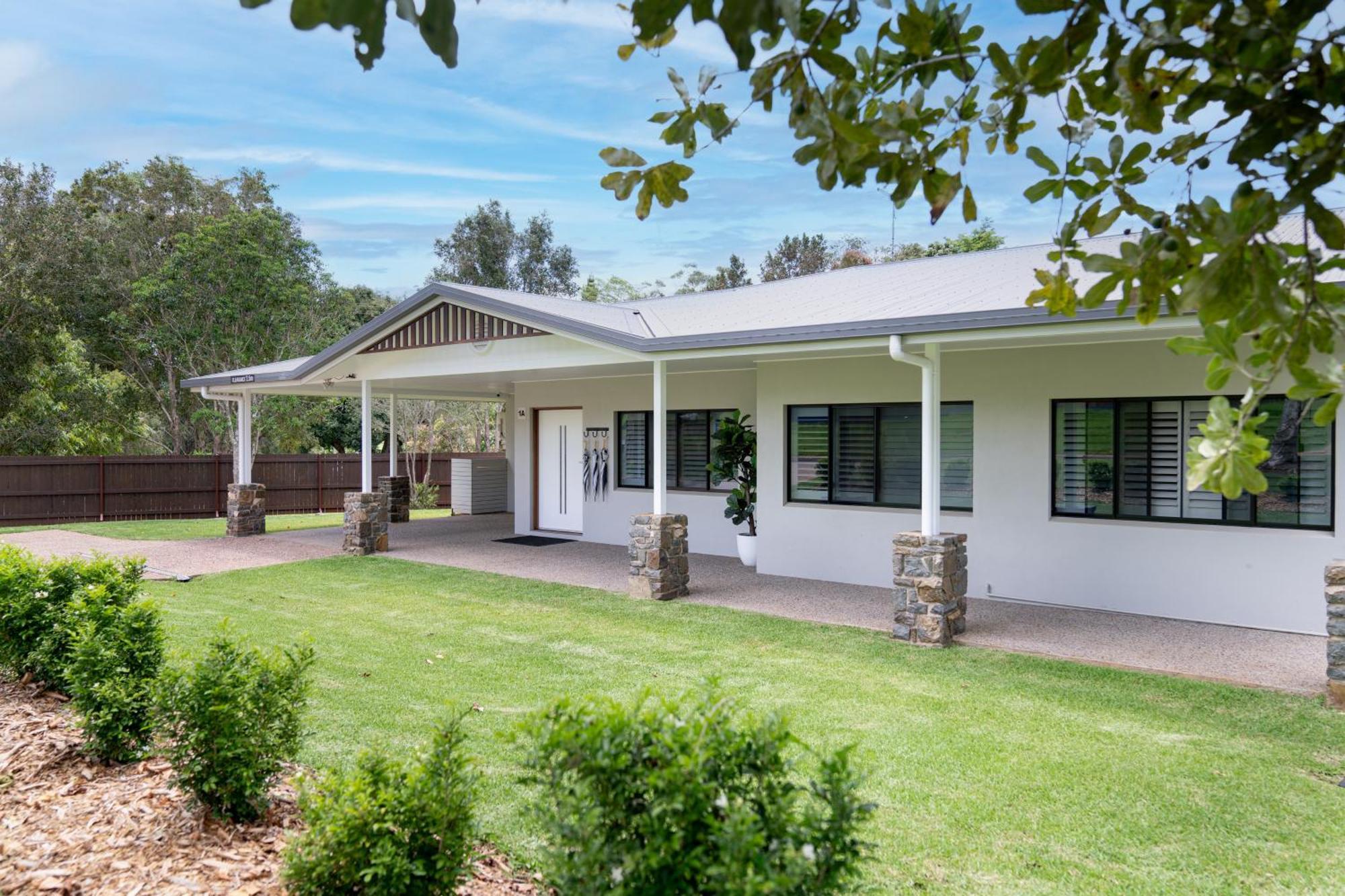 Birds 'N' Bloom Cottages Yungaburra Exterior photo