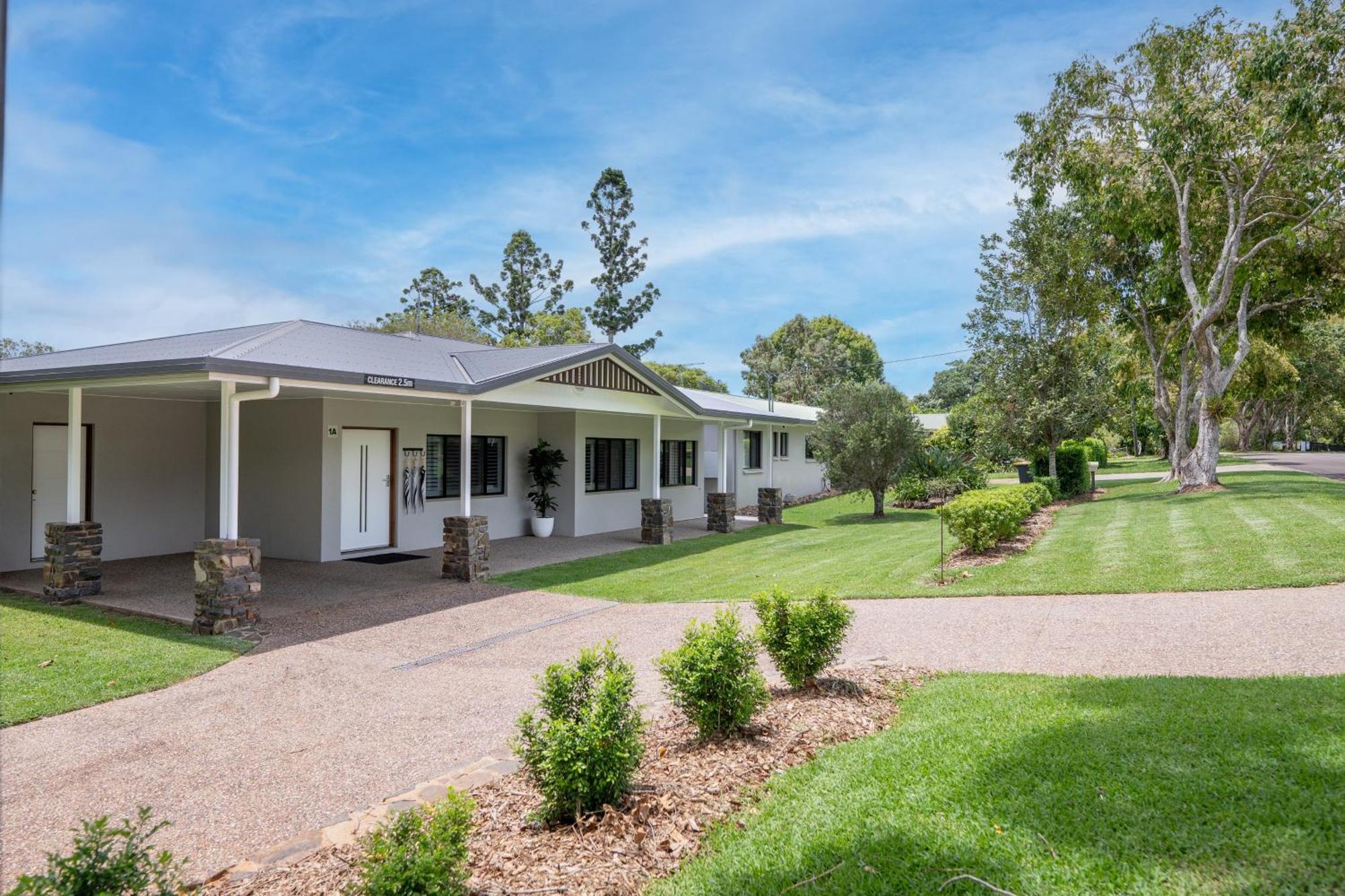 Birds 'N' Bloom Cottages Yungaburra Exterior photo