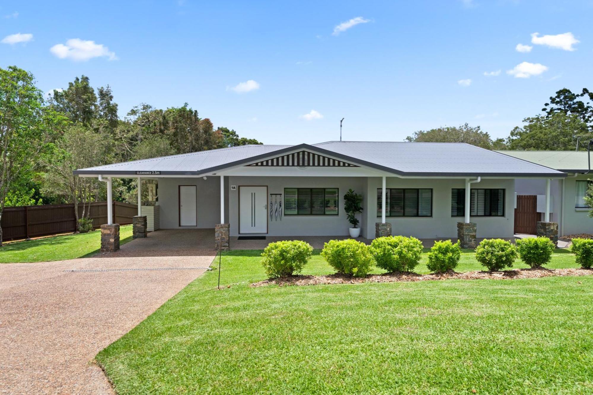 Birds 'N' Bloom Cottages Yungaburra Exterior photo